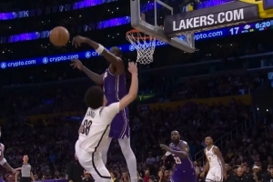 攻防建功！艾顿防守端送出大帽 反击快下扣进打停篮网