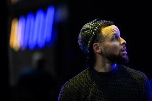 库里：生涯第十七个赛季了 未来总是难以预料 享受当下的每一刻