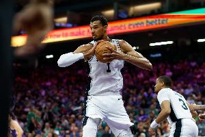 文班亚马：NBA的防守比我想象的好得多 并非传言中的没有防守