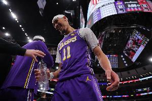 是否练练三分？海斯：一直在练 我可不整天只练扣篮