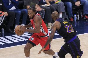 ESPN：多队人员预测如果小卡合同被判作废 那詹姆斯可能加盟快船