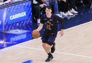 夯爆了！拉拉维亚半场攻防俱佳 4中4贡献9分4板&正负值+14最高