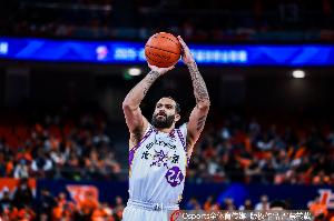 轰进超难绝杀三分球！里勒14中6拿到20分2板2助