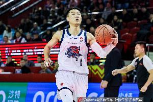 状态低迷！高诗岩5中1得7分2板4助2断 吃2T被驱逐&2打0接球脱手