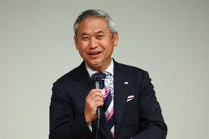 日本女足总监谈冠军教练尼尔森离任：执教方式宽松，引起球员担忧