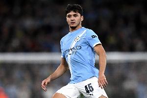 胡桑诺夫：非常感激瓜迪奥拉，在首秀前他花了很多时间单独指导我