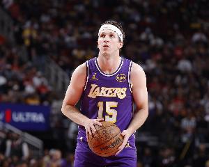 开局连续3失误！曾令旭吐槽：里夫斯什么情况！又快到季后赛了么