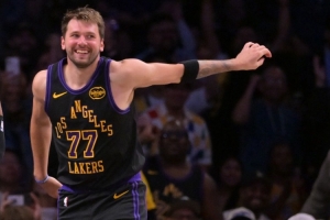 解说：艾顿依旧软糯香甜 东契奇望无大碍 湖人是容错率很低的球队