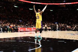 詹姆斯上半场正负值-30 创个人生涯上半场最低纪录