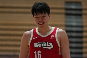 杨瀚森：今天身体状态满分 球权多少无所谓要为团队做贡献