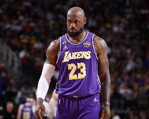 詹姆斯：我会在赛前吃意面 赛后如果感觉好我会出去找餐厅吃饭