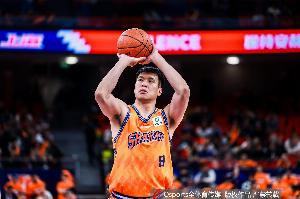 神准！闫鹏飞10中10砍下21分7板 罚球2中1