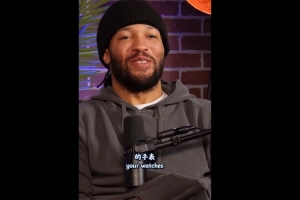 布伦森称哈特此前被打劫了三块手表 前者模仿歹徒口袋掏枪动作