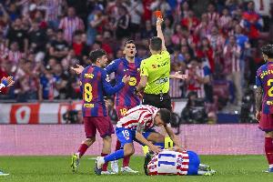 前裁判评价马竞vs巴萨VAR：与主裁判沟通时 不应该加入个人意见