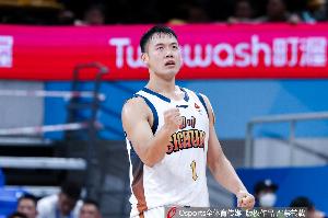 真尽力了！景菡一12投7中&三分6中4 空砍21分6篮板3助攻1抢断