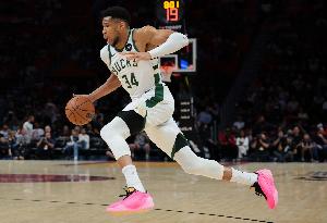 Shams:雄鹿曾认真考虑过热火报价 韦尔+希罗+球员+选秀权换字母