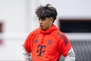 拜仁官方:17岁球员麦孔·卡多佐大腿肌肉拉伤,将暂时缺阵