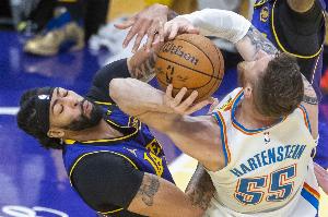 浓眉：佩林卡给我打电话时 我还以为他终于给我弄来了内线搭档