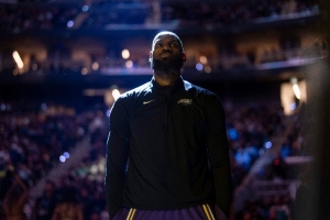 解说：41岁詹姆斯今天表现完美 艾顿复苏是湖人的重大利好