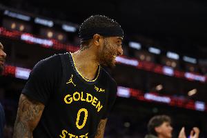 真不错!小佩顿4中4得10分1板1断 正负值+12全队唯一正值