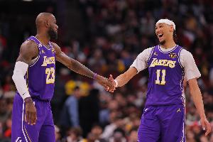 湖人2K能力值更新：海斯+2至79 斯玛特&八村&拉拉各-1 布朗尼+1