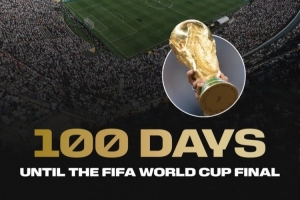 谁能捧杯?国际足联社媒晒世界杯决赛倒计时100天海报