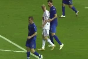 记者：中足联原本要罚李镇全 马特拉奇挑衅齐达内就被停赛2场