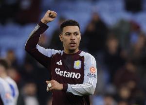 天空:阿森纳、切尔西、曼联、巴黎今夏有意罗杰斯,维拉位置有利