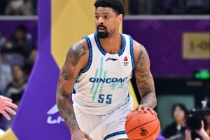 进攻状态真不错!米奇半场13分钟 7中6&三分2中2砍下16分8板