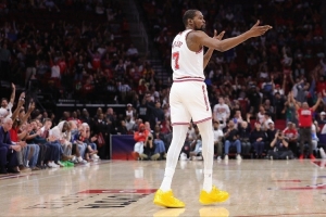 NBA彩经:湖人拿下太阳 火箭击退森林狼 抢八之争开拓者胜快船