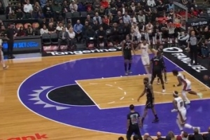 攻防压制!猛龙多点开花 轰出20-2攻击波确立19分优势