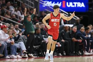 替补出战！谢泼德7中2拿到6分2断 三分5中2