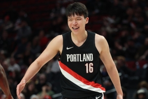 杨瀚森谈身体的进步:不能说脱胎换骨 但有明显变化 继续打磨强化