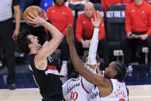 直接对话！明天快船赢直接锁定第八 开拓者赢大概率也能锁定第八