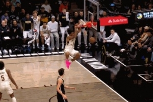 耍起来了！沃克杂耍传球 扣篮王托平平框空接暴扣 拉拽篮筐吃T