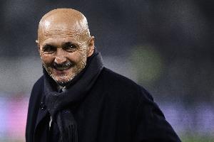 告知全队完成续约！斯帕莱蒂激励尤文球员：要让数百万球迷自豪