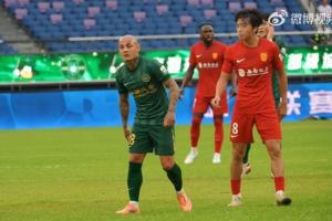 记者:看中足联之后是否会出相关规则,如何界定辱骂将是巨大课题