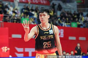 无力回天!庞峥麟12中6拿到16分8助 罚球3中2