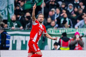 法尔克:曼联等队想签凯恩的消息不实,球员希望留在拜仁赢得冠军