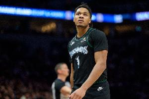 高效23分！芬奇：小香农是不可思议的劳模 总是极早到达球馆