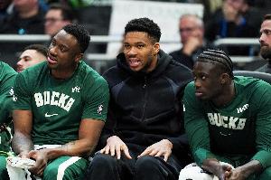 里弗斯:字母总在更衣室跟他兄弟说希腊语 不知道是不是在说我