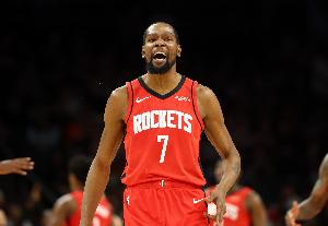 杜兰特:攻防两端如果同时在线 我们就是一支强大的球队