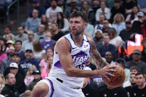 连场三双!康查尔替补35分钟 拿到11分11板10助5断2帽!