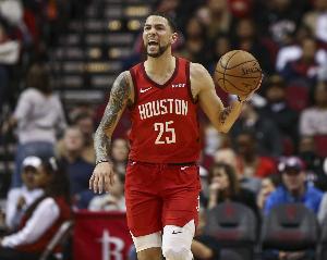 老里:无论我何时让儿子上场队友都不满意 他们都觉得自己更该上