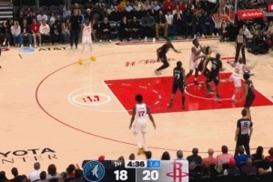 纯手活儿！谢泼德突破过不了人 但用一记高抛把球打进