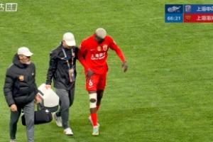 难...海港连伤3人,克劳德大腿内侧拉伤也被换下,武磊替补登场