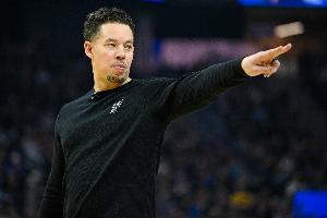 周一会轮休文班和主力?米奇:看看大家明天醒来的情况 都待定