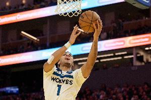 专精于投射!小香农半场三分6中4高效得到12分