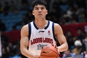 该怎么说呢?陈国豪替补出战仅9分钟 1中1拿2分2板&出现3失误