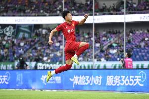 被直红罚下!杜月徵道歉:我的红牌导致球队被动,差点葬送胜利